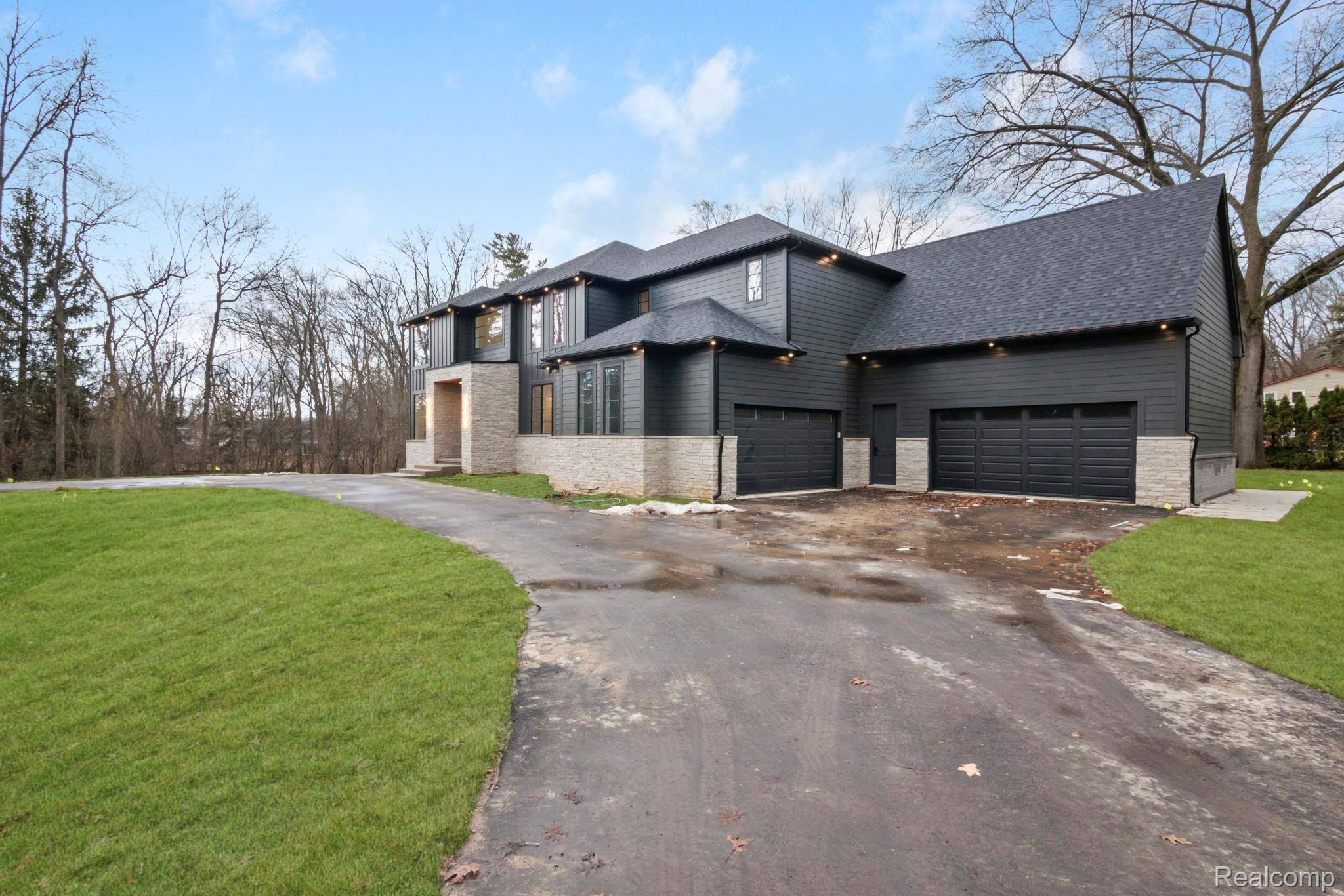 Bloomfield Hills, MI 48304,3636 Forest Hill DR