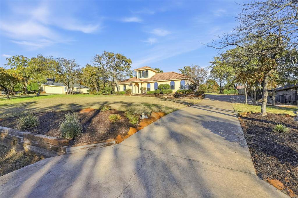 Burleson, TX 76028,612 Shady Oaks Trail