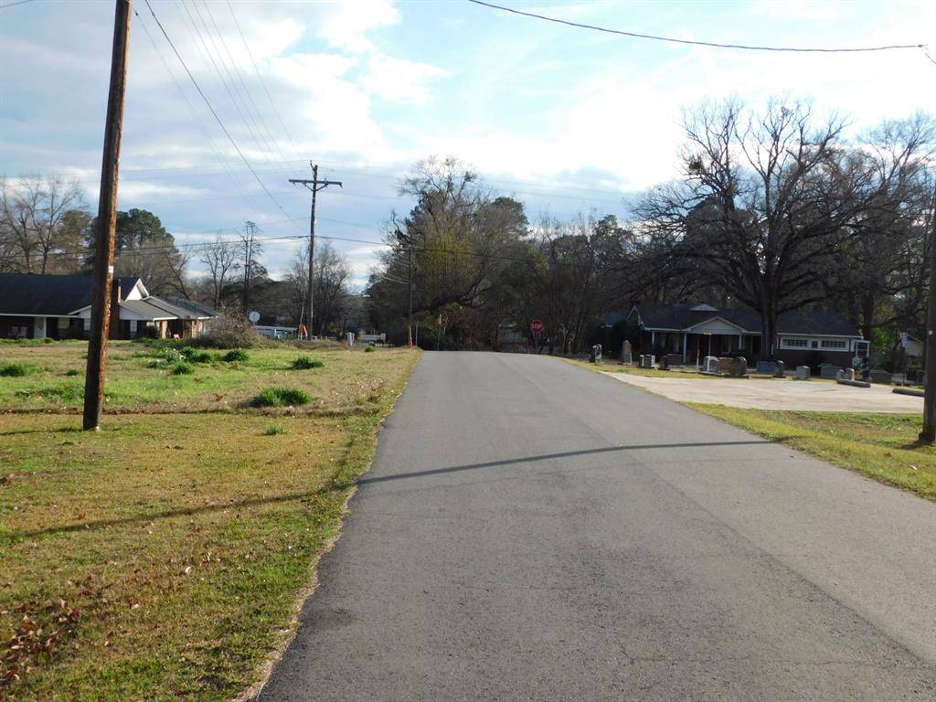 Springhill, LA 71075,604 NW 7th Street