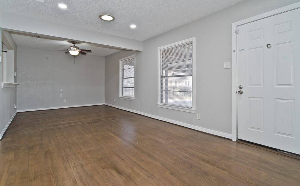 Dallas, TX 75217,8142 Rayville Drive