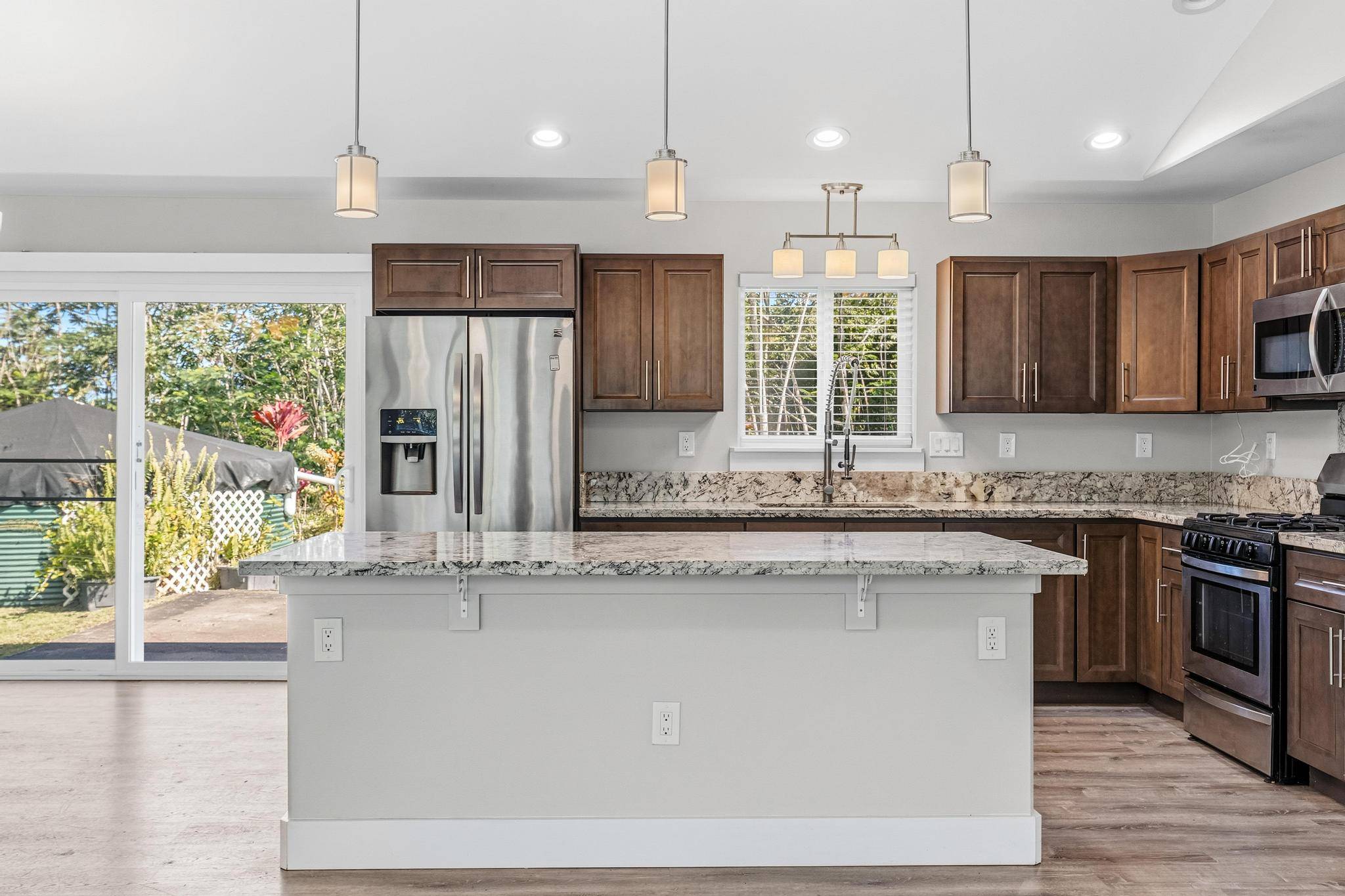 Keaau, HI 96749,15-1987 21ST AVE