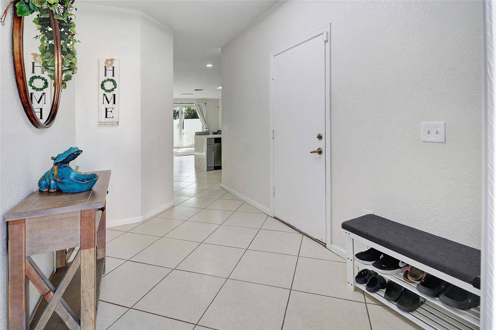 Tamarac, FL 33321,8106 Prestige Commons Dr #8106