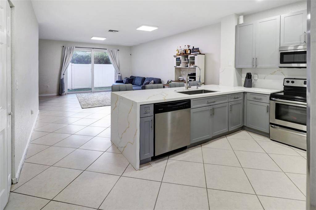 Tamarac, FL 33321,8106 Prestige Commons Dr #8106