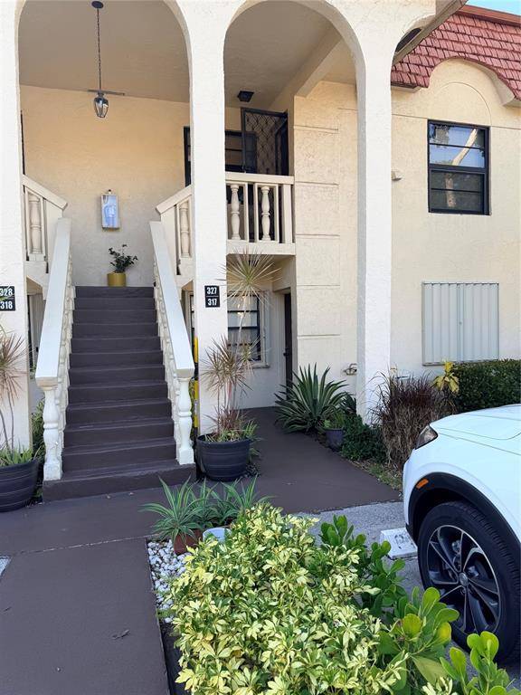 Pompano Beach, FL 33060,136 S Cypress Rd #317