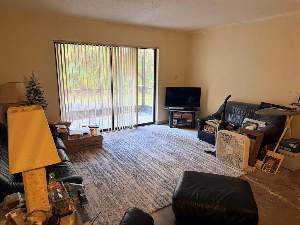 Pompano Beach, FL 33060,136 S Cypress Rd #317