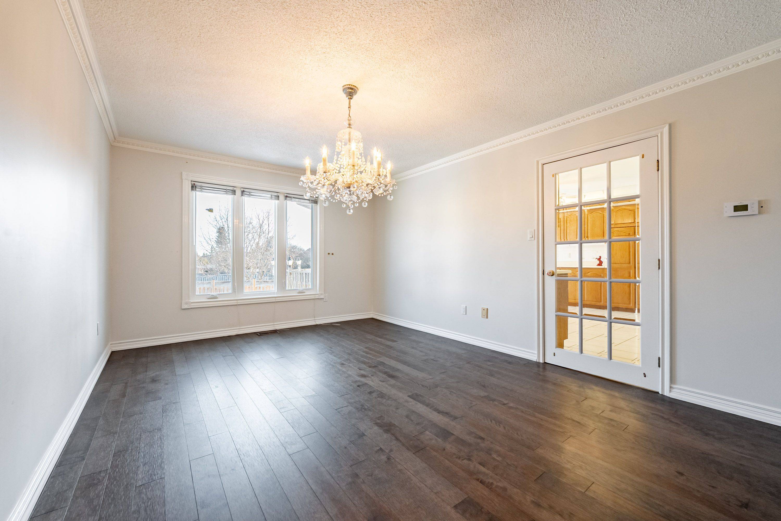 Richmond Hill, ON L4B 2Y9,103 Spadina RD