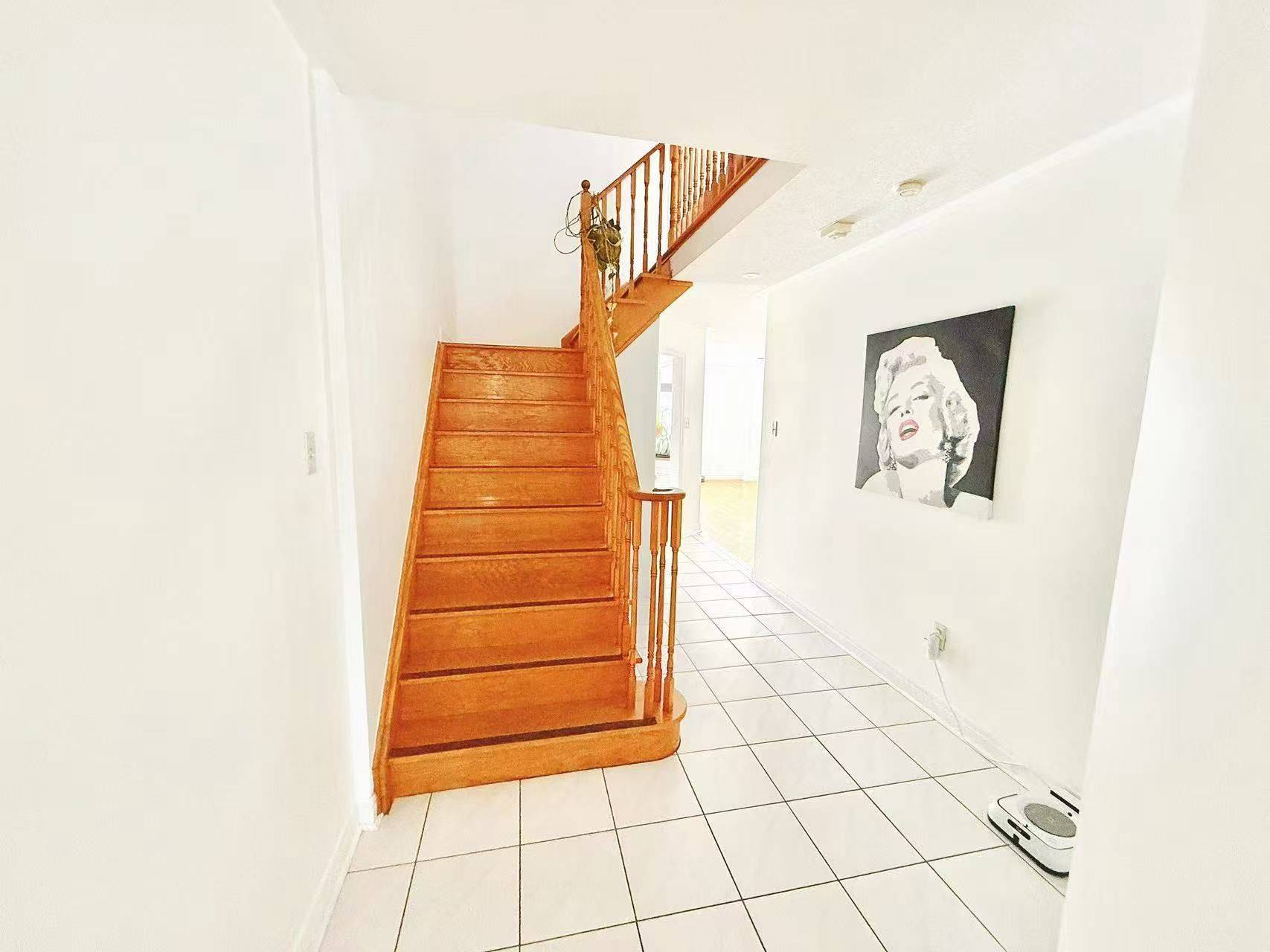 Mississauga, ON L5M 6P7,3892 Manatee WAY