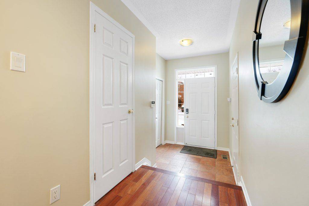 Barrhaven, ON K2J 5H8,147 Deercroft AVE