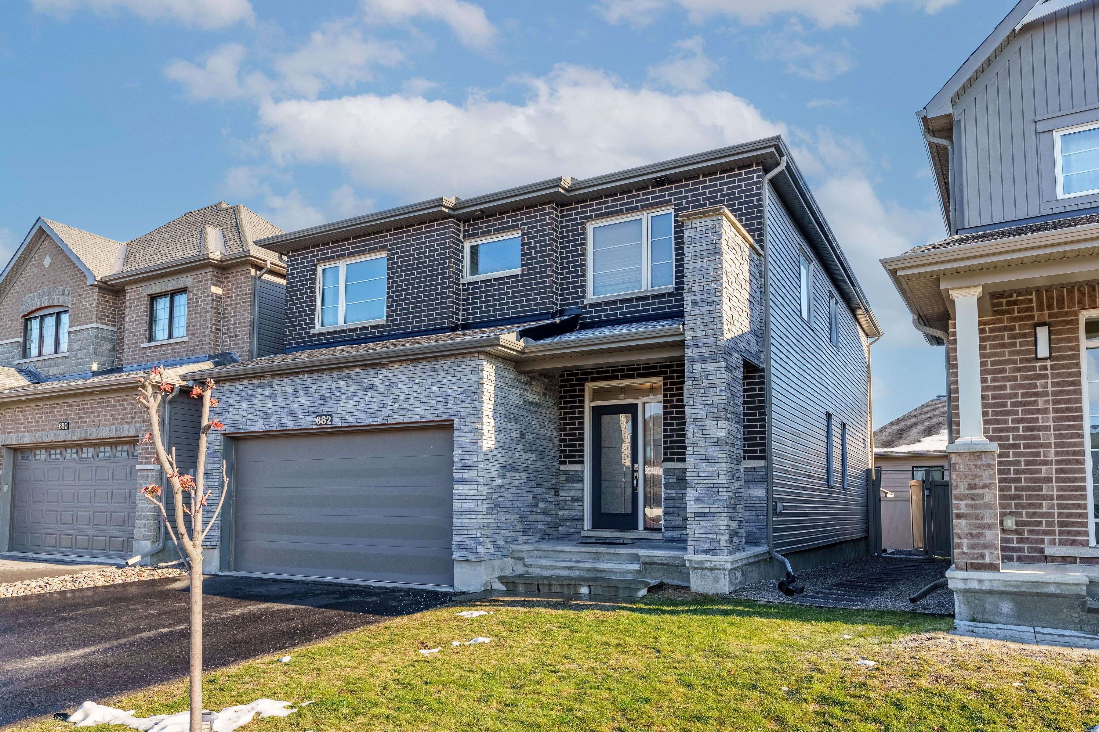 Orleans - Cumberland And Area, ON K4A 1G7,682 Jerome Jodoin DR