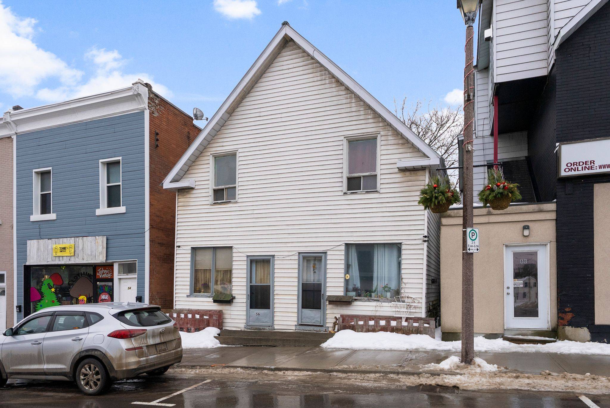 Arnprior, ON K7S 1R9,56 Madawaska ST