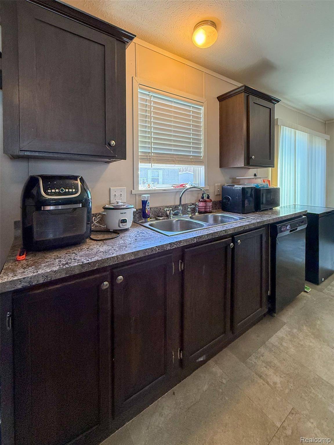 Belleville, MI 48111,389 Rustic LN N