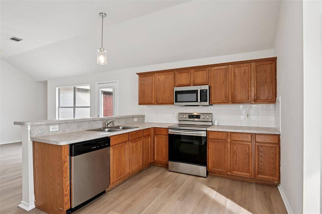 Cedar Hill, TX 75104,1122 Suffolk Lane