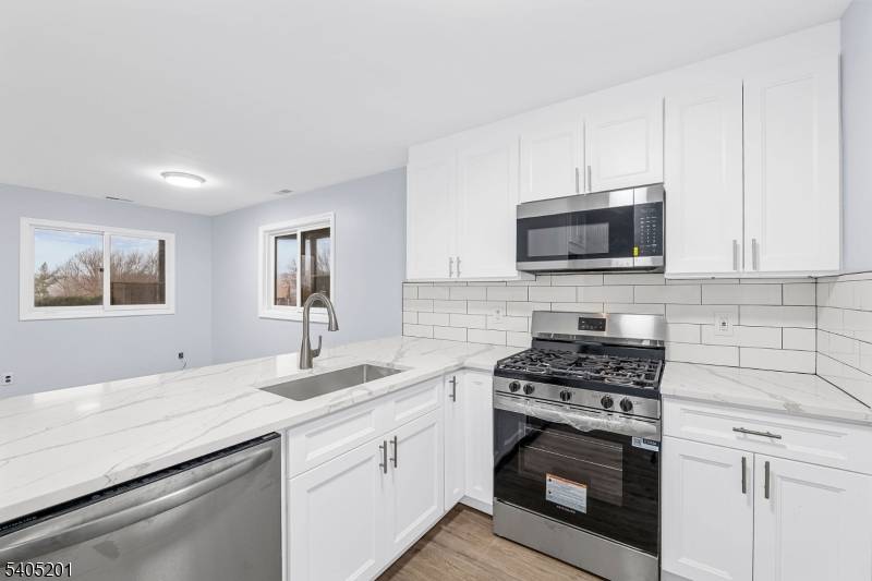 Vernon Twp., NJ 07462,3 Deer Valley Ln #1