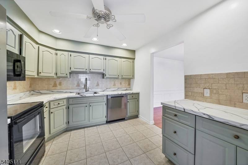 Hillsborough Twp., NJ 08844,76 Farm Rd #E