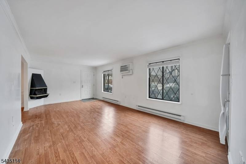 Hillsborough Twp., NJ 08844,76 Farm Rd #E