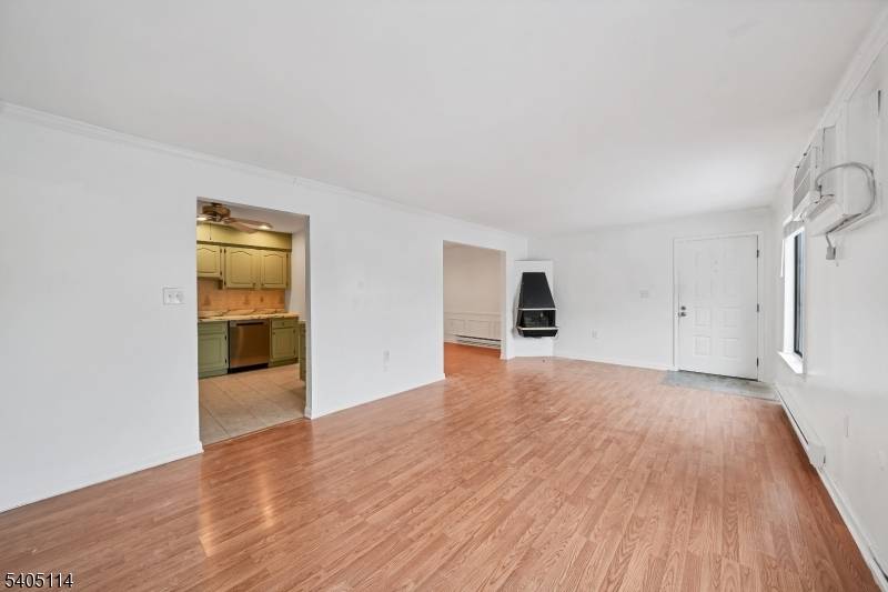 Hillsborough Twp., NJ 08844,76 Farm Rd #E