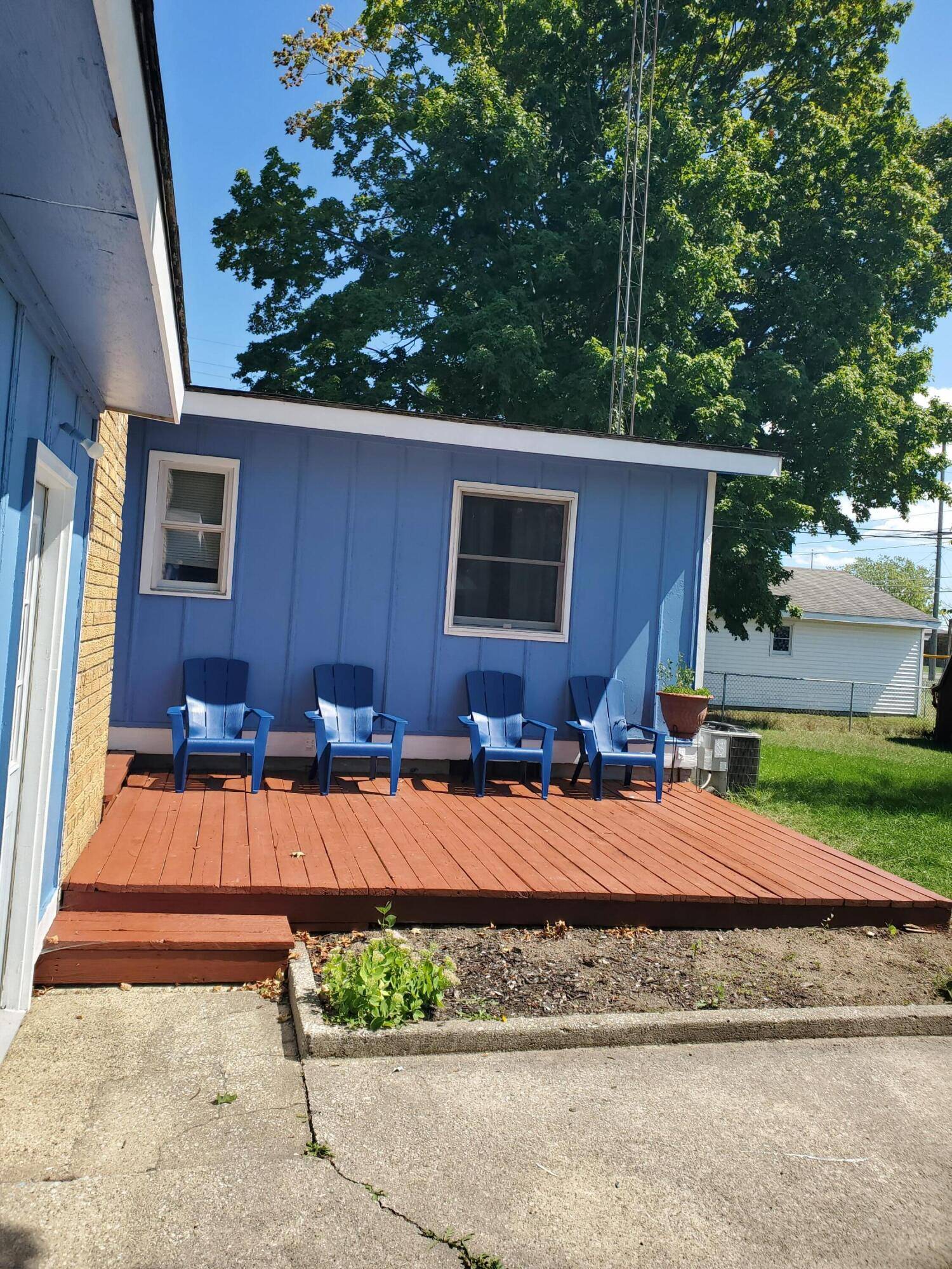 Benton Harbor, MI 49022,682 Waverly DR