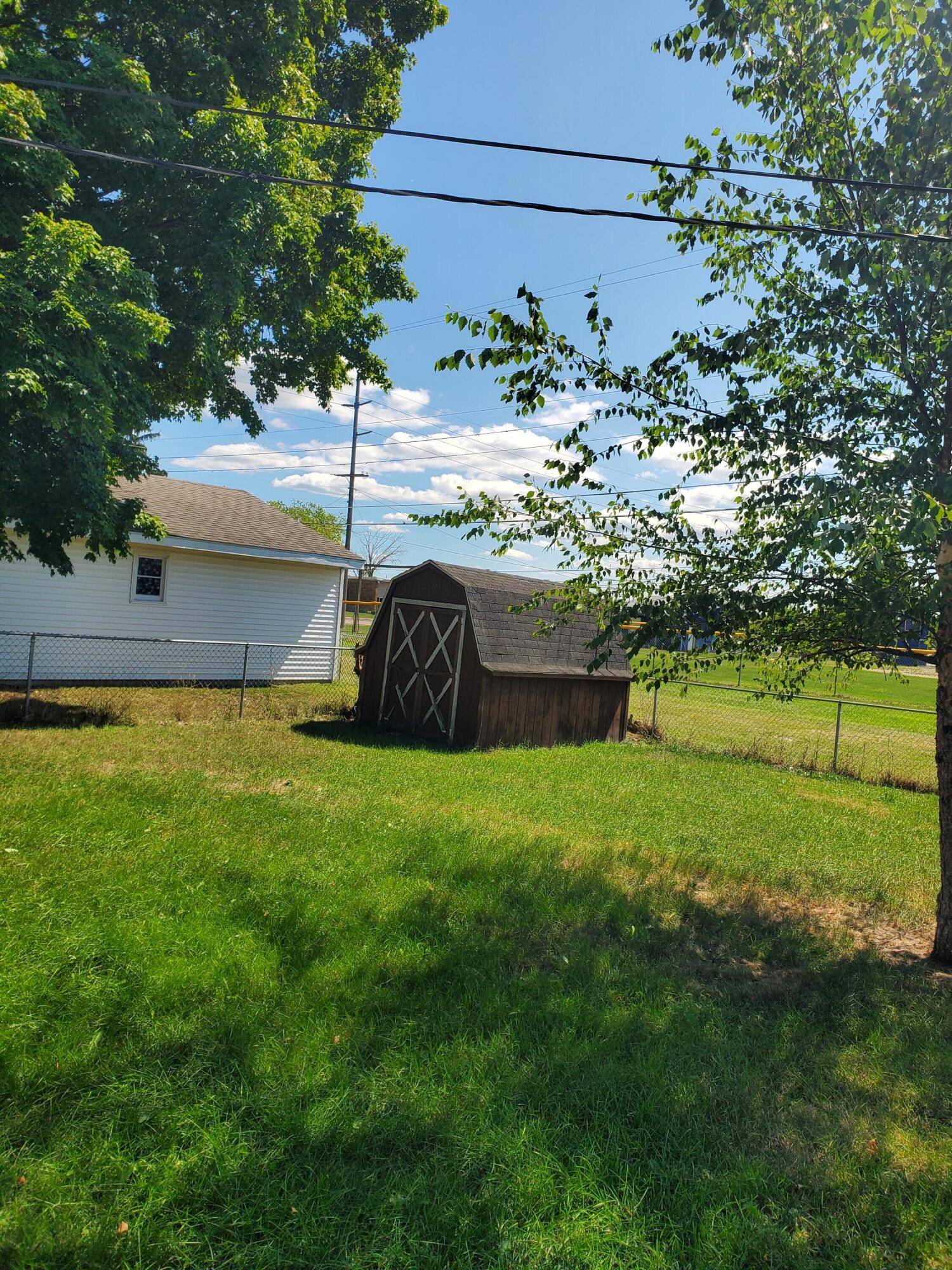 Benton Harbor, MI 49022,682 Waverly DR