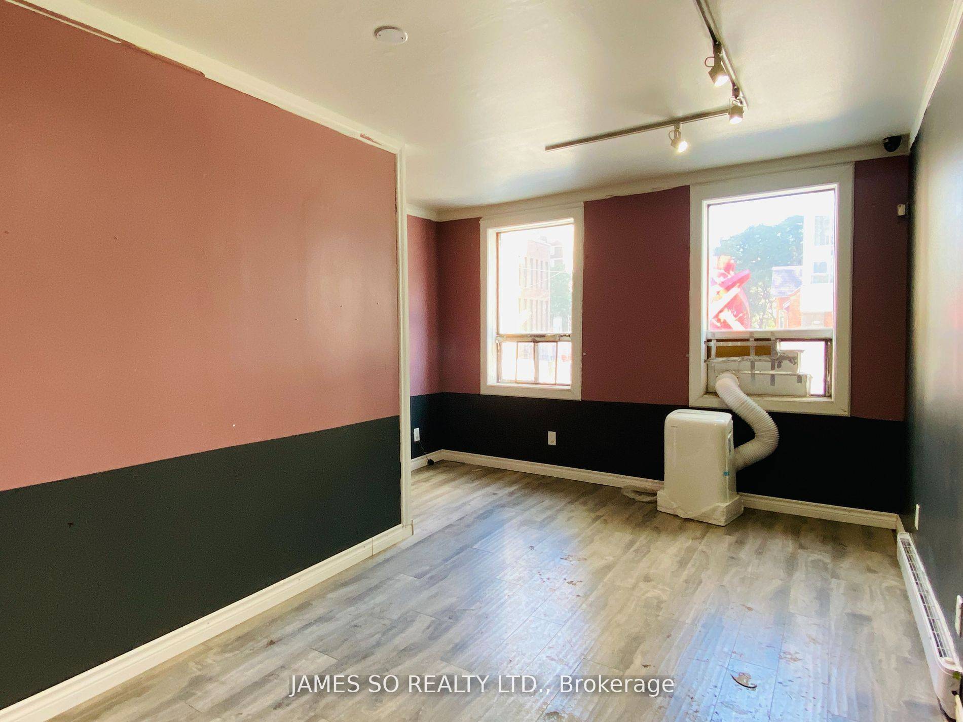 Toronto C01, ON M4Y 1Z8,634 Yonge ST #2/3 Fl.