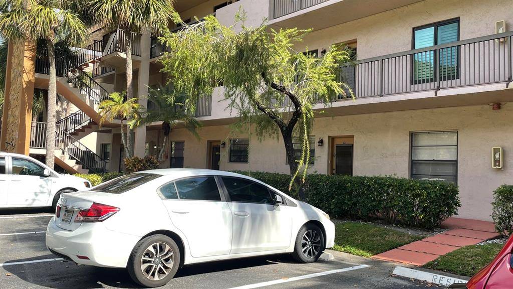 Tamarac, FL 33319,6080 N Sabal Palm Blvd #103