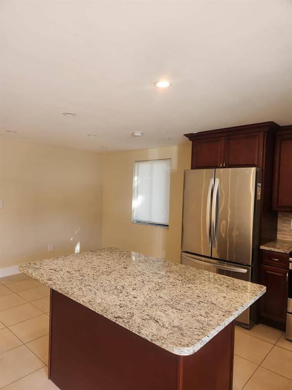 Plantation, FL 33324,651 N University Dr #23