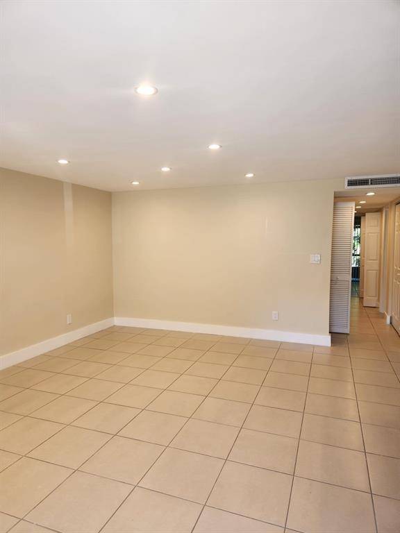 Plantation, FL 33324,651 N University Dr #23