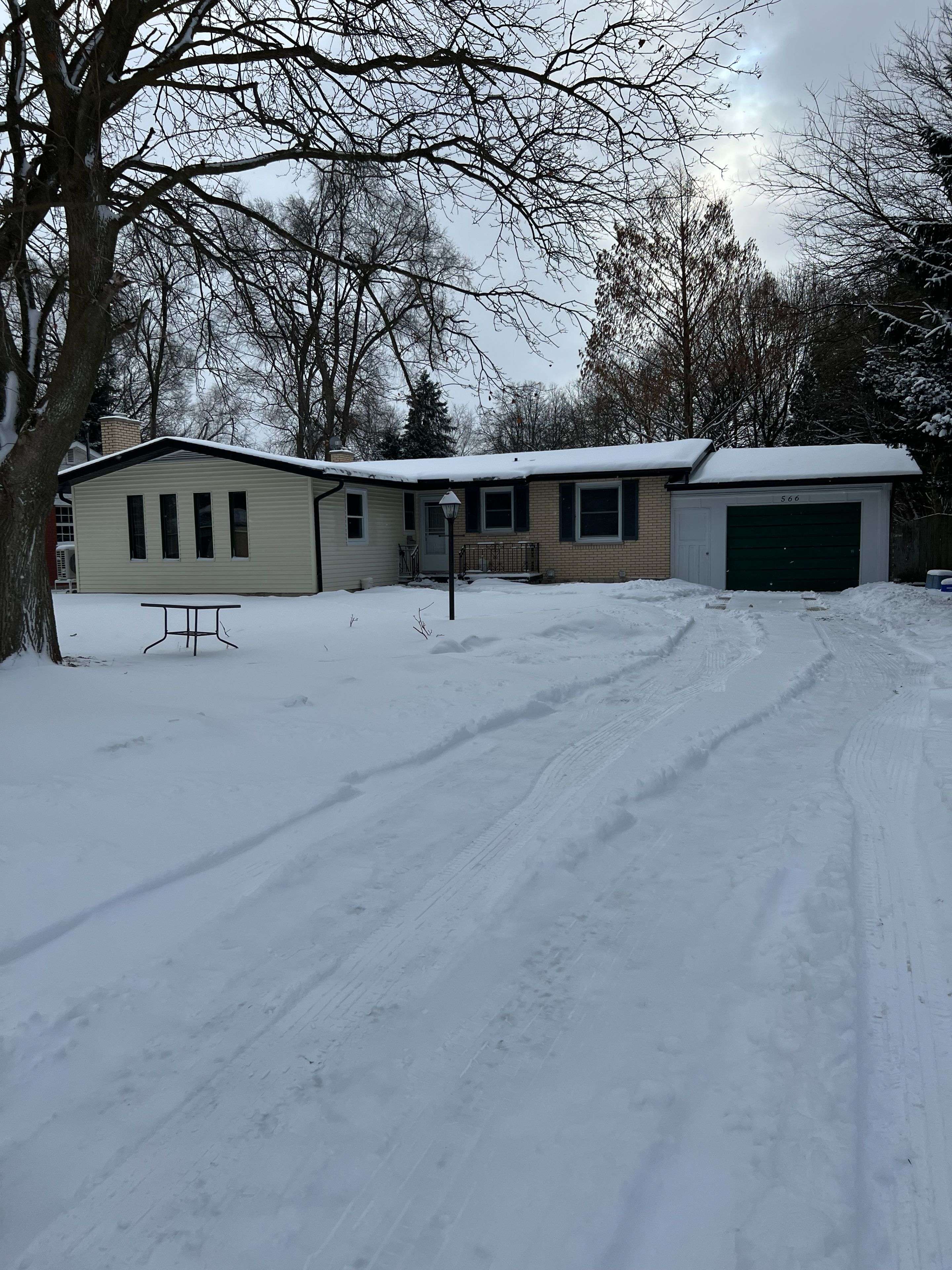 London North, ON N6G 1W4,566 Middlewoods DR