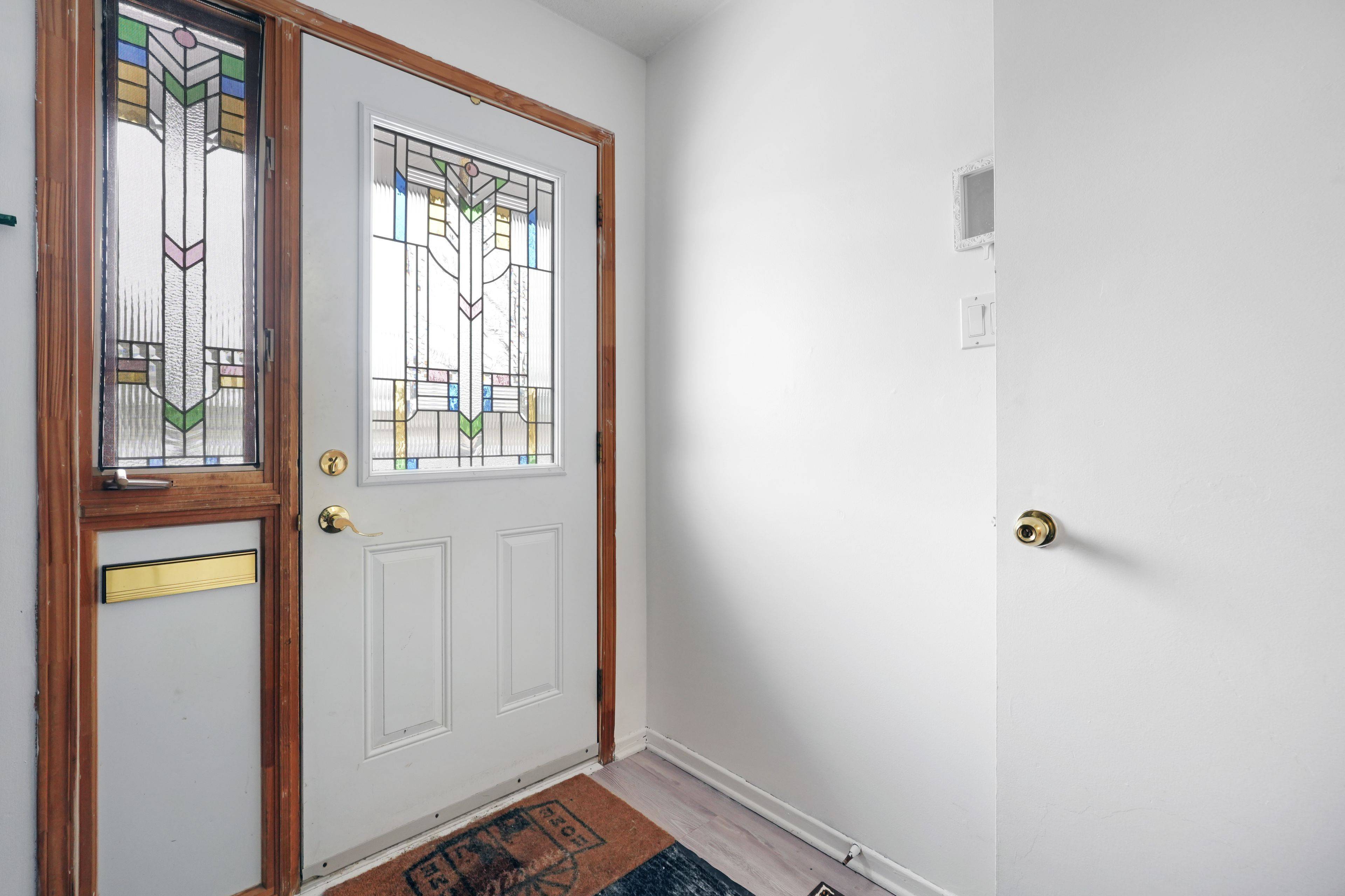 Cyrville - Carson Grove - Pineview, ON K1B 4W6,1807 Meadowbrook RD