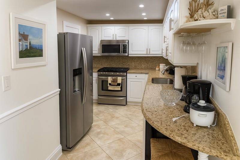 Hollywood, FL 33019,801 S Ocean Drive #206