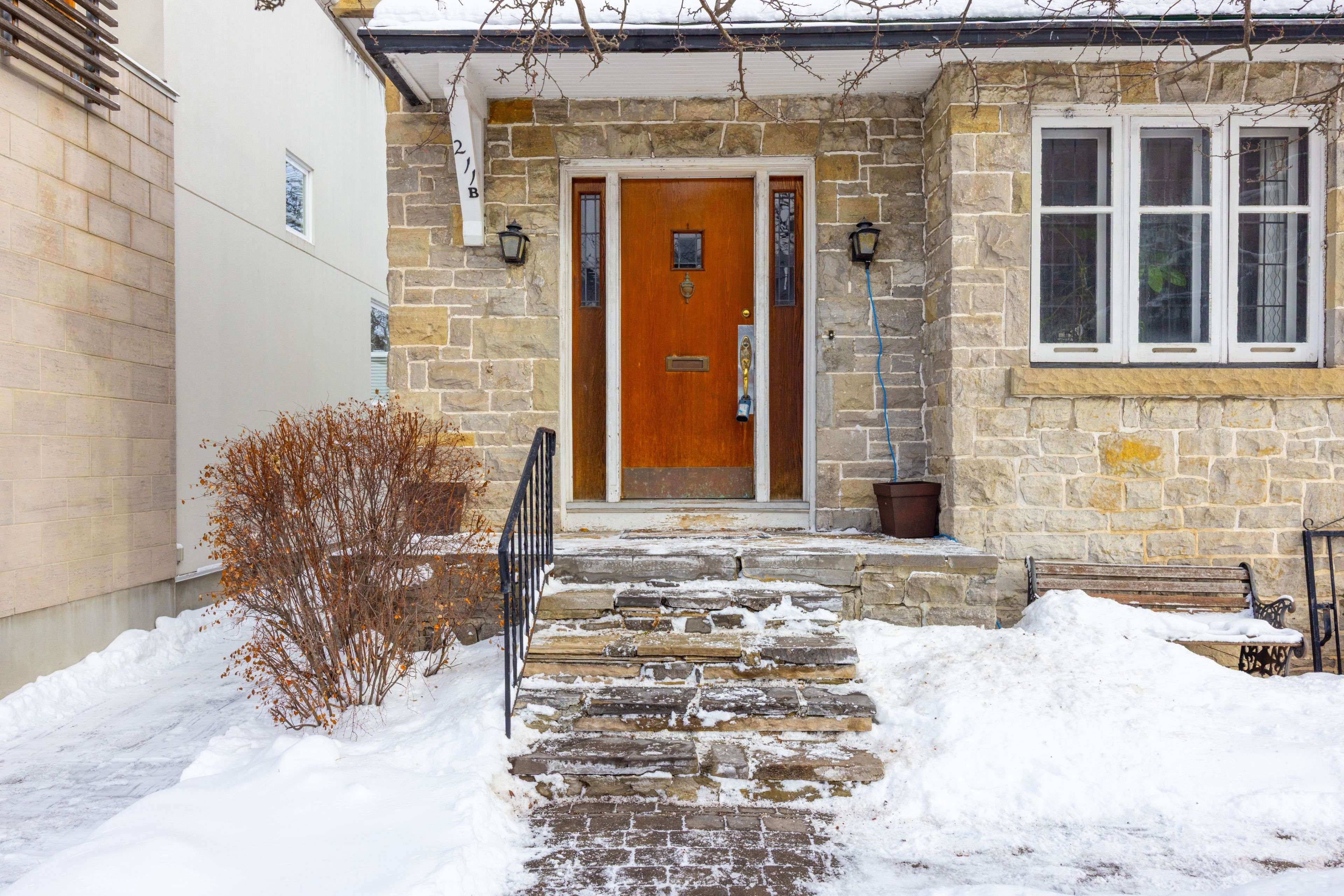 Dows Lake - Civic Hospital And Area, ON K1Y 1V3,211 B Melrose AVE