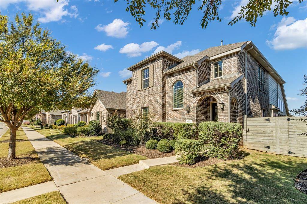 Argyle, TX 76226,704 8th Street