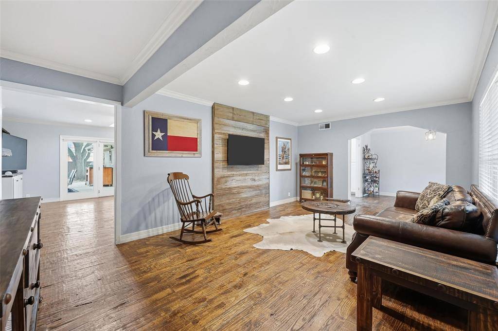 Dallas, TX 75229,10317 Countess Drive