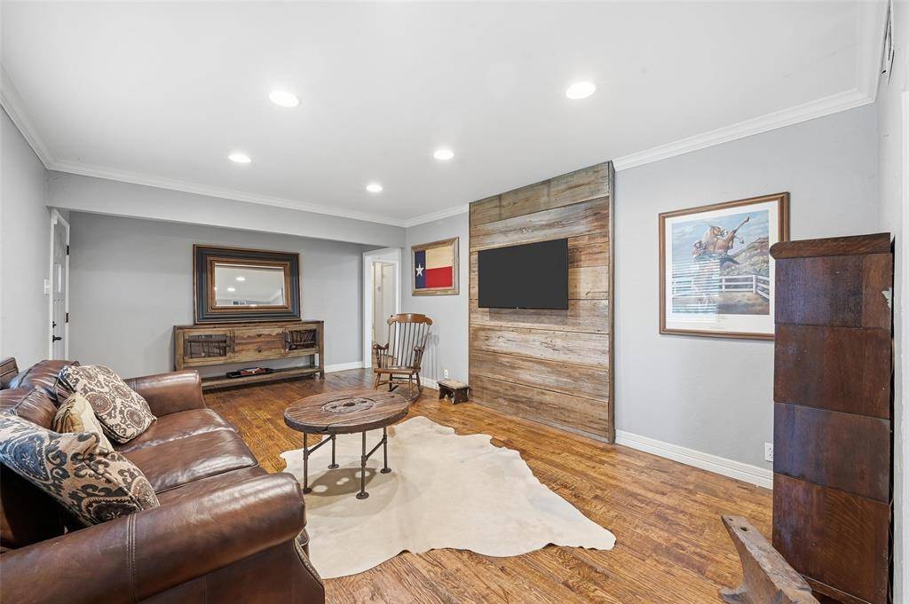 Dallas, TX 75229,10317 Countess Drive