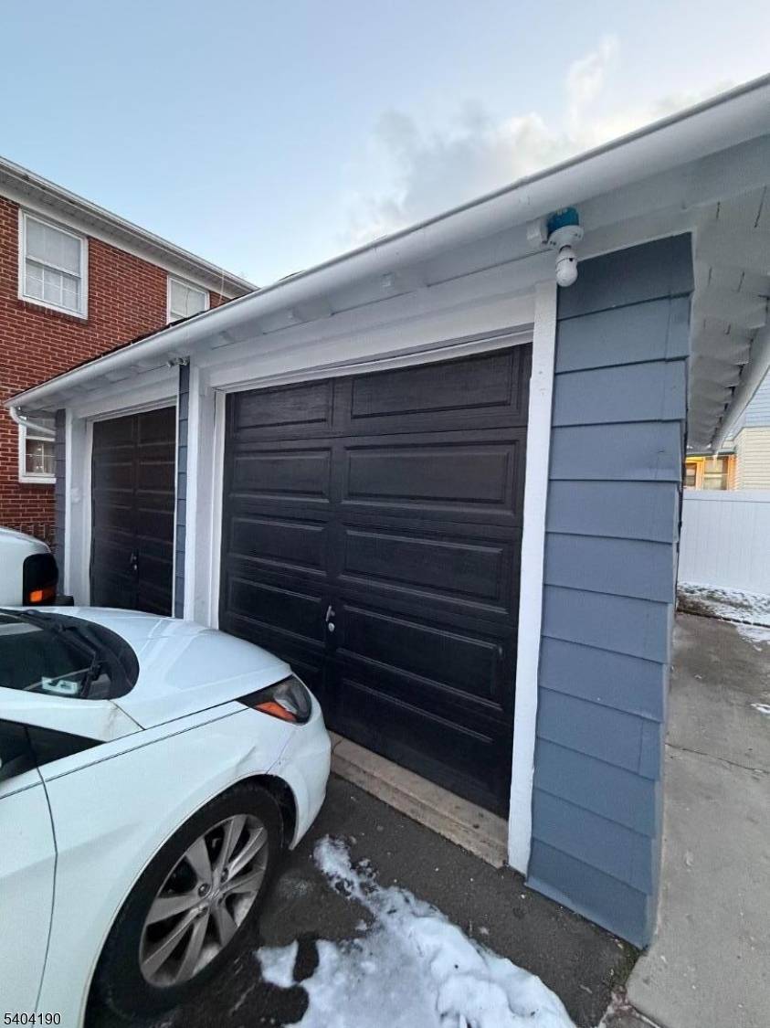 Elizabeth City, NJ 07202,746 Murray St #1