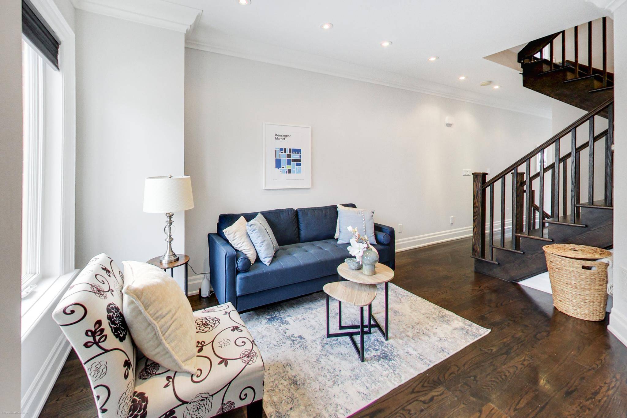 Toronto C01, ON M5T 1P1,68A Oxford ST