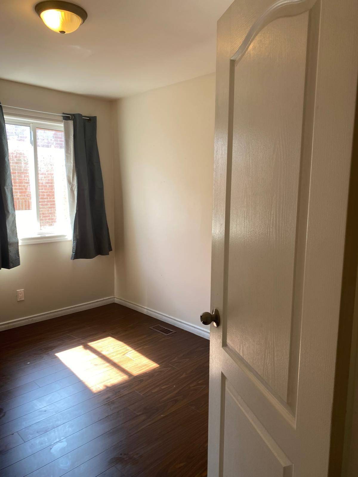 Toronto E11, ON M1B 2Y2,18 Ormerod ST #Unit 2