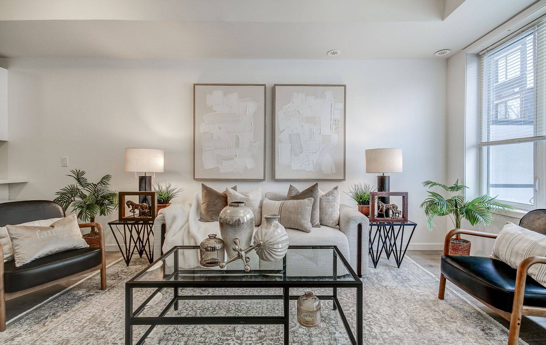 Aurora, ON L4G 1N4,300 Alex Gardner CIR #61