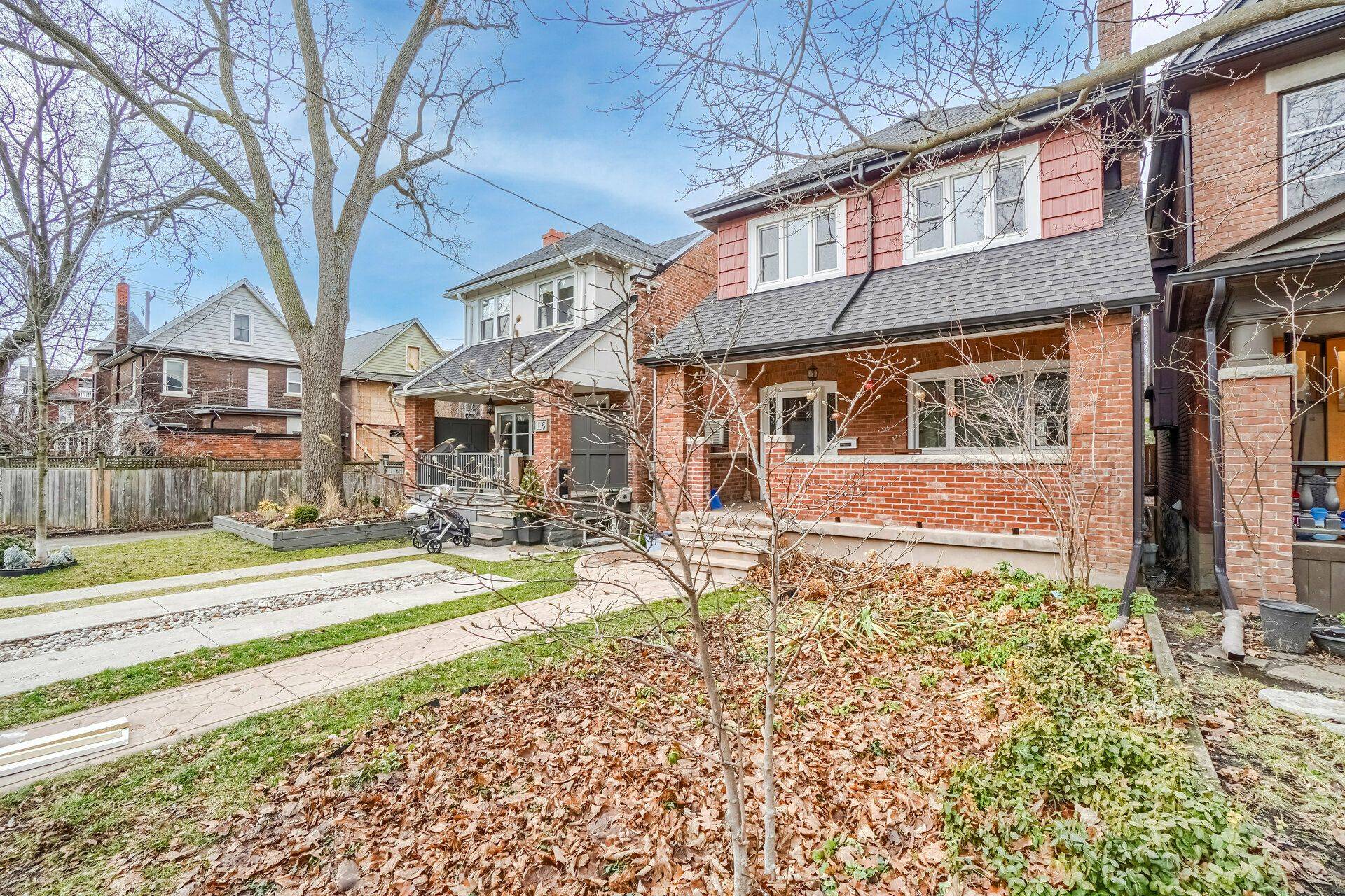 Toronto W02, ON M6P 2L9,118 Mavety ST #Lower