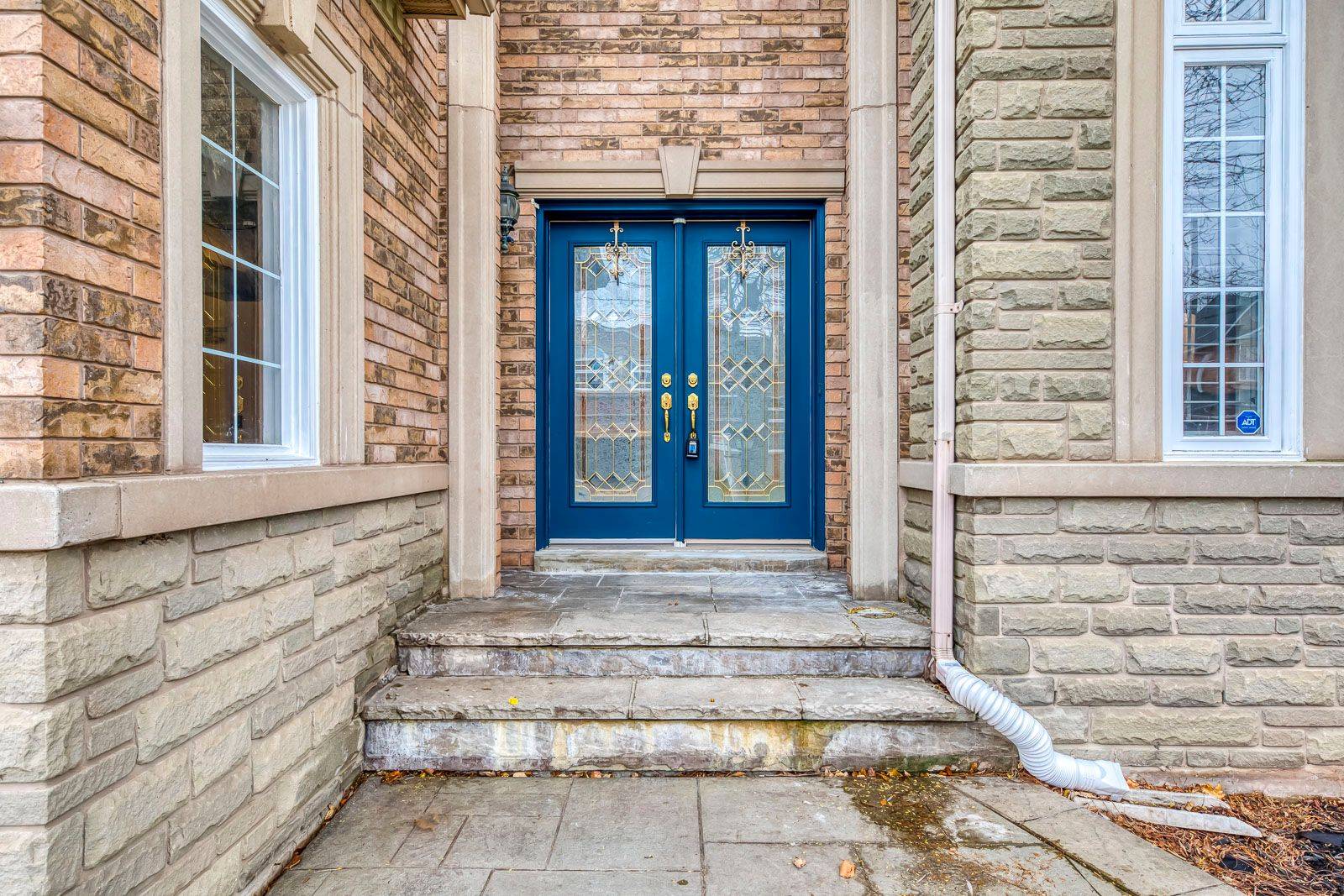 Oakville, ON L6H 5M1,2201 Galloway DR