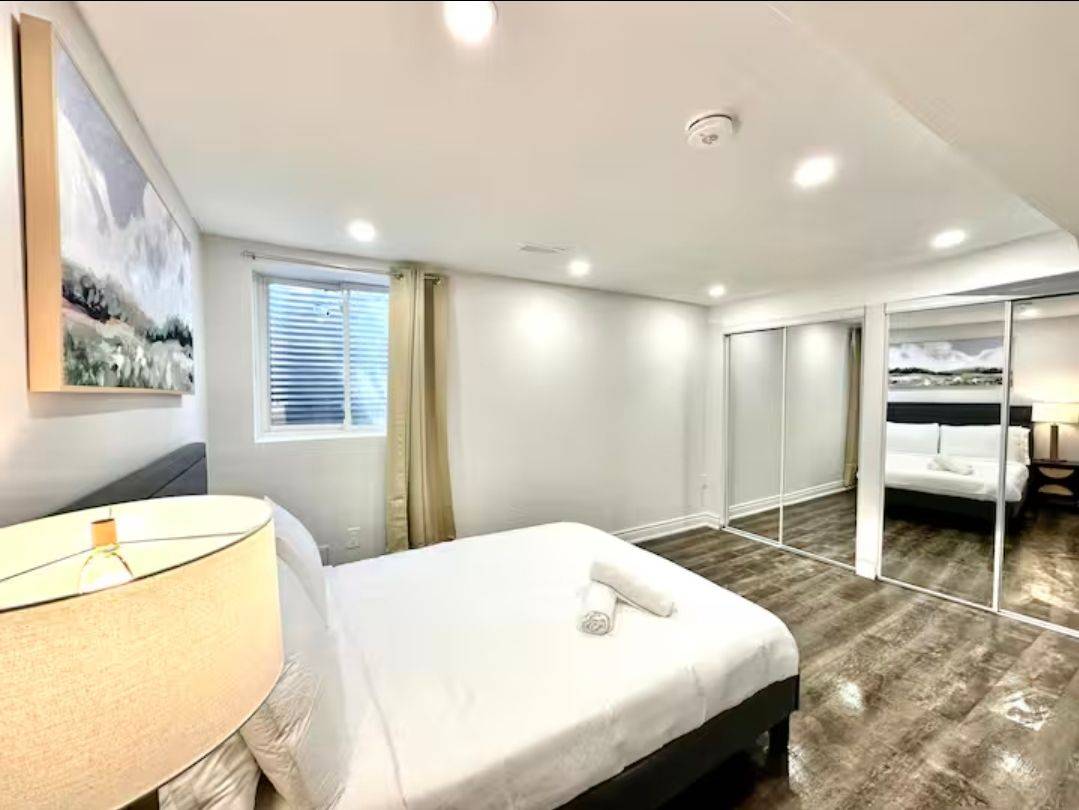 Mississauga, ON L5J 4G4,1749 Wembury RD #Lower