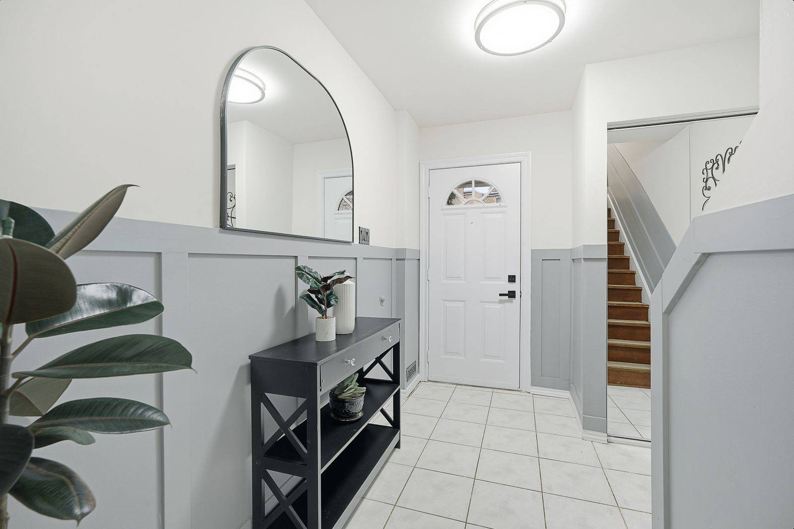 Brampton, ON L6T 2E6,216 Fleetwood CRES