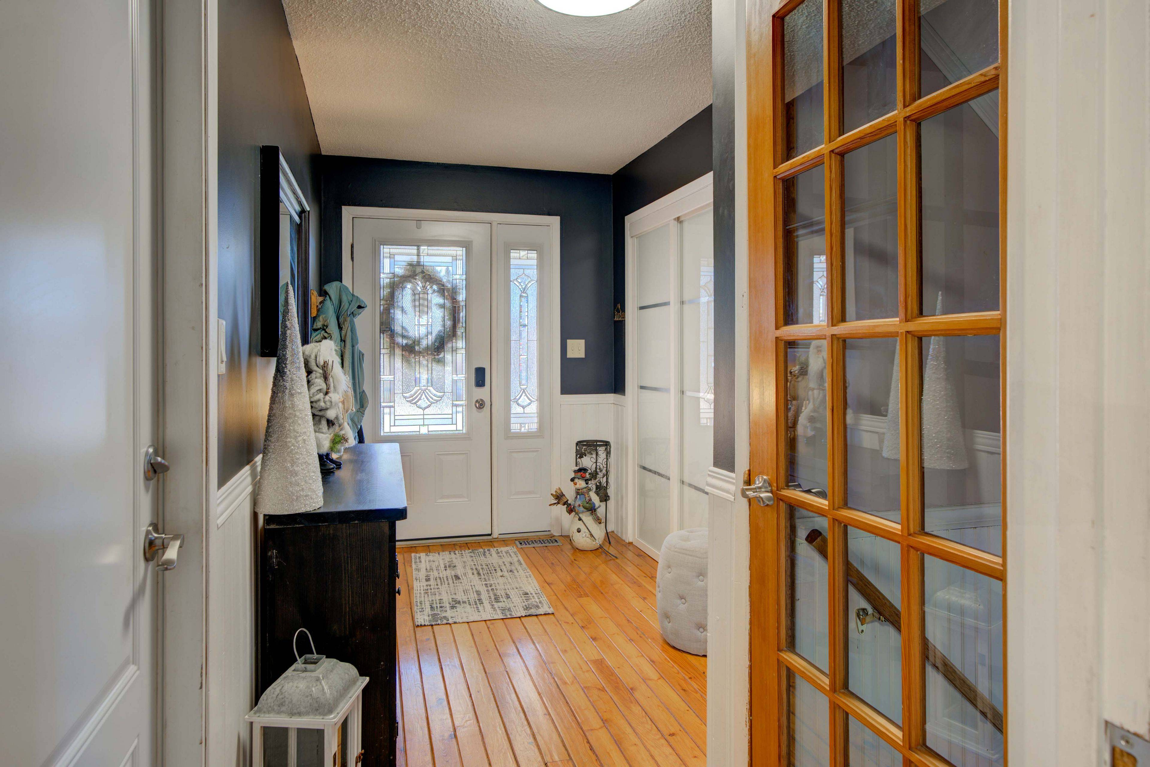 Kingston, ON K7M 5H1,715 Collins Bay RD