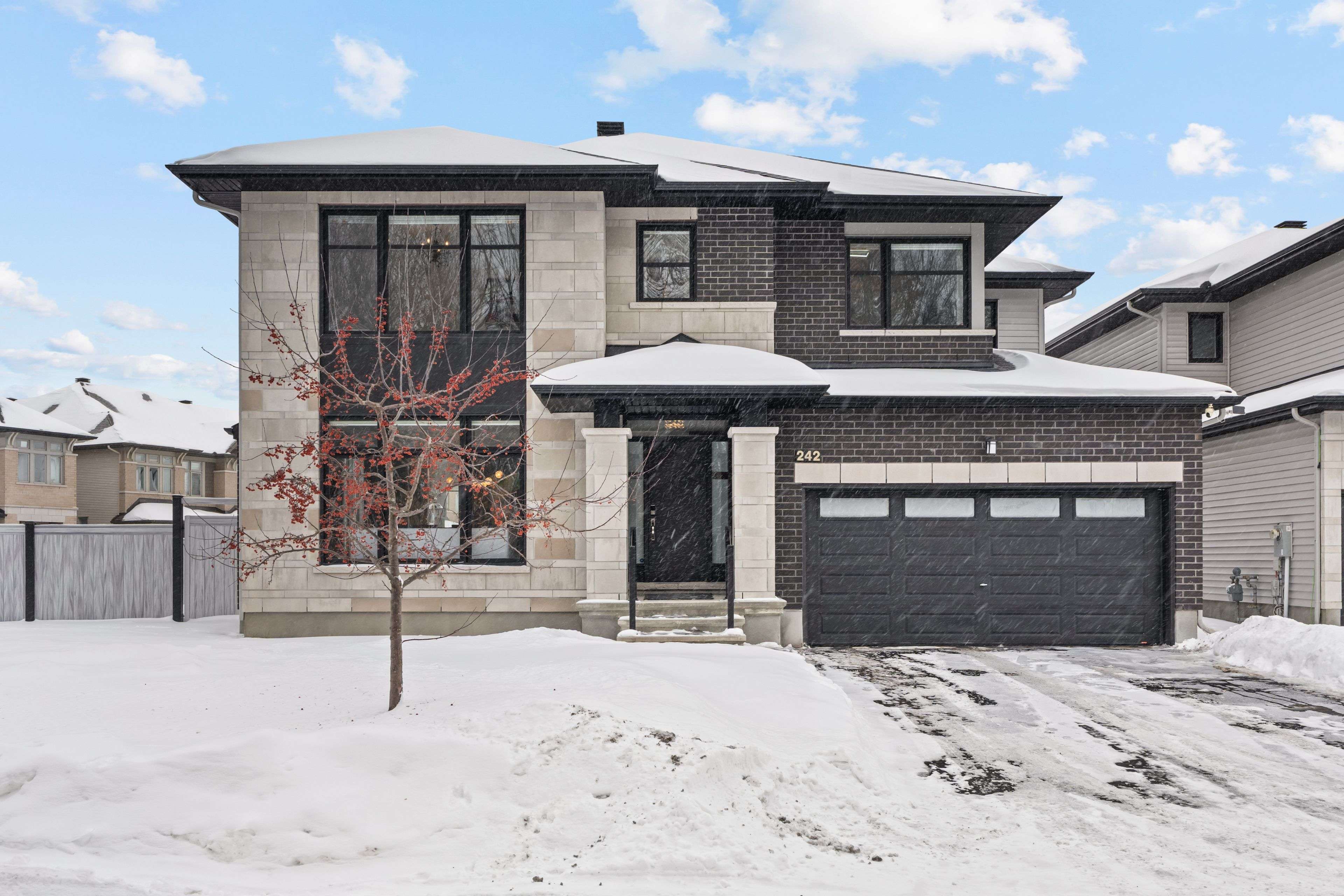 Orleans - Convent Glen And Area, ON K1W 0J2,242 Shinleaf CRES