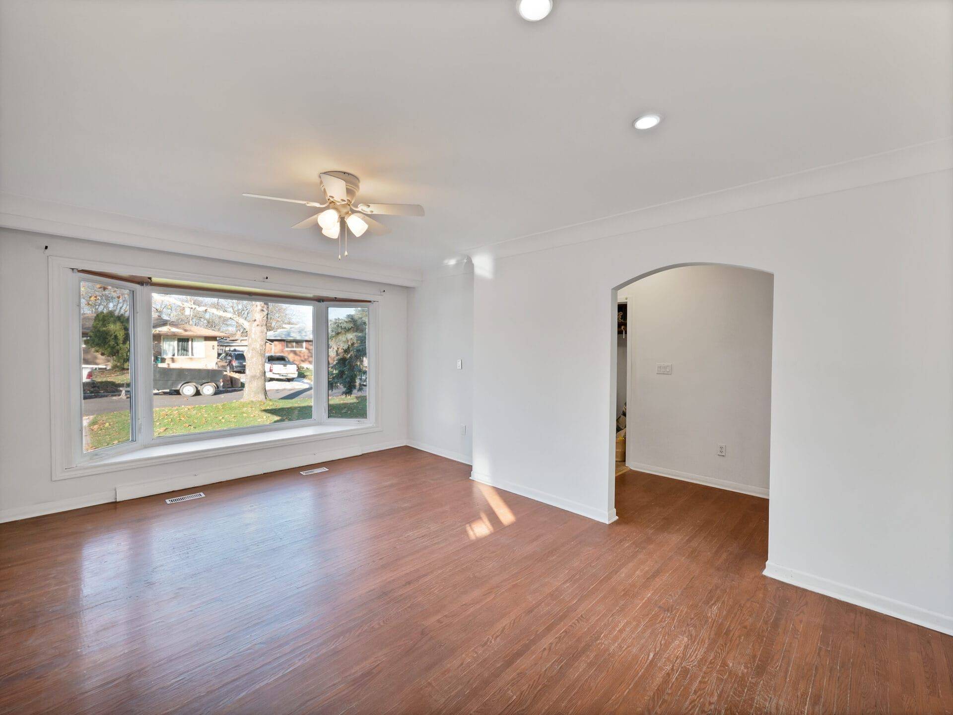 St. Catharines, ON L2T 2C1,6 Jasmin CRES #Upper