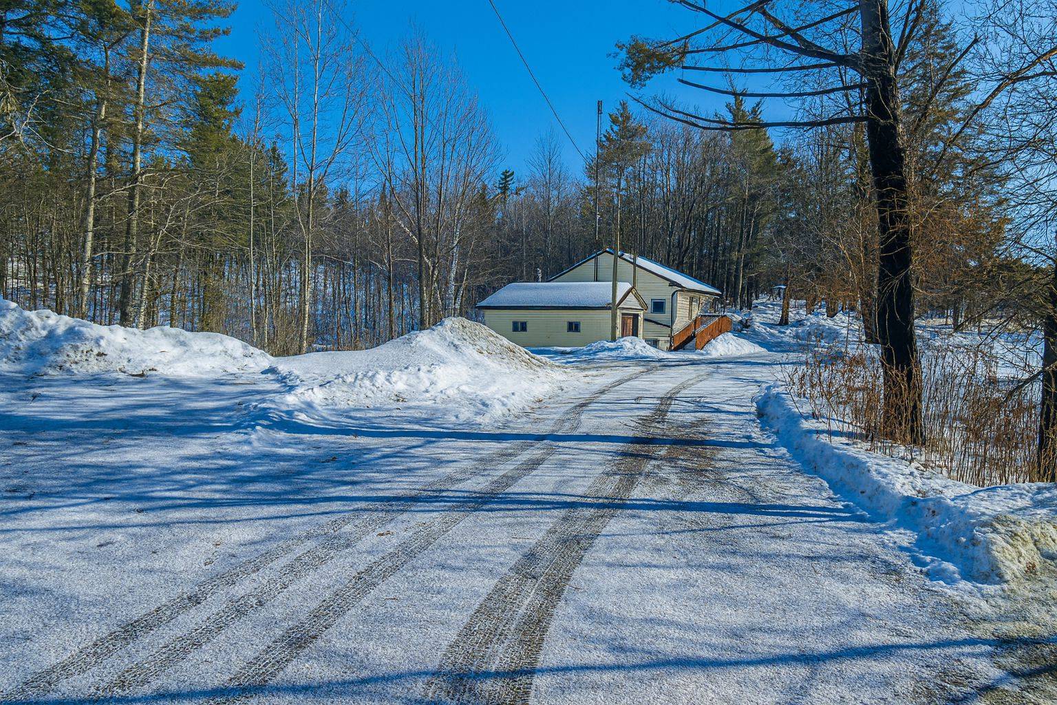 Gravenhurst, ON P0E 1G0,1479 11 HWY S