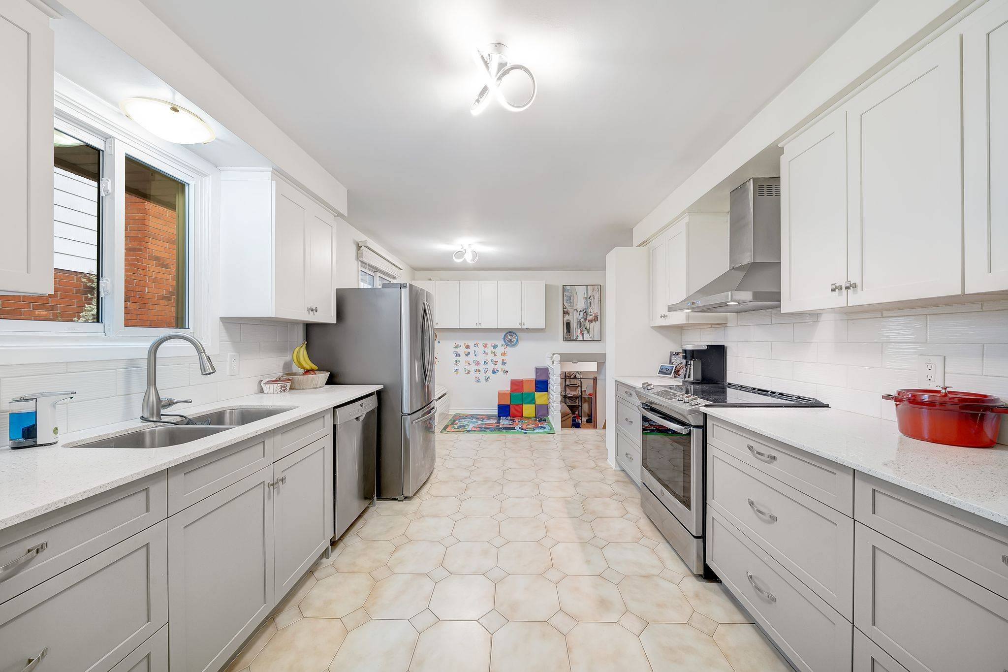 Niagara Falls, ON L2H 1S5,6185 Eldorado AVE