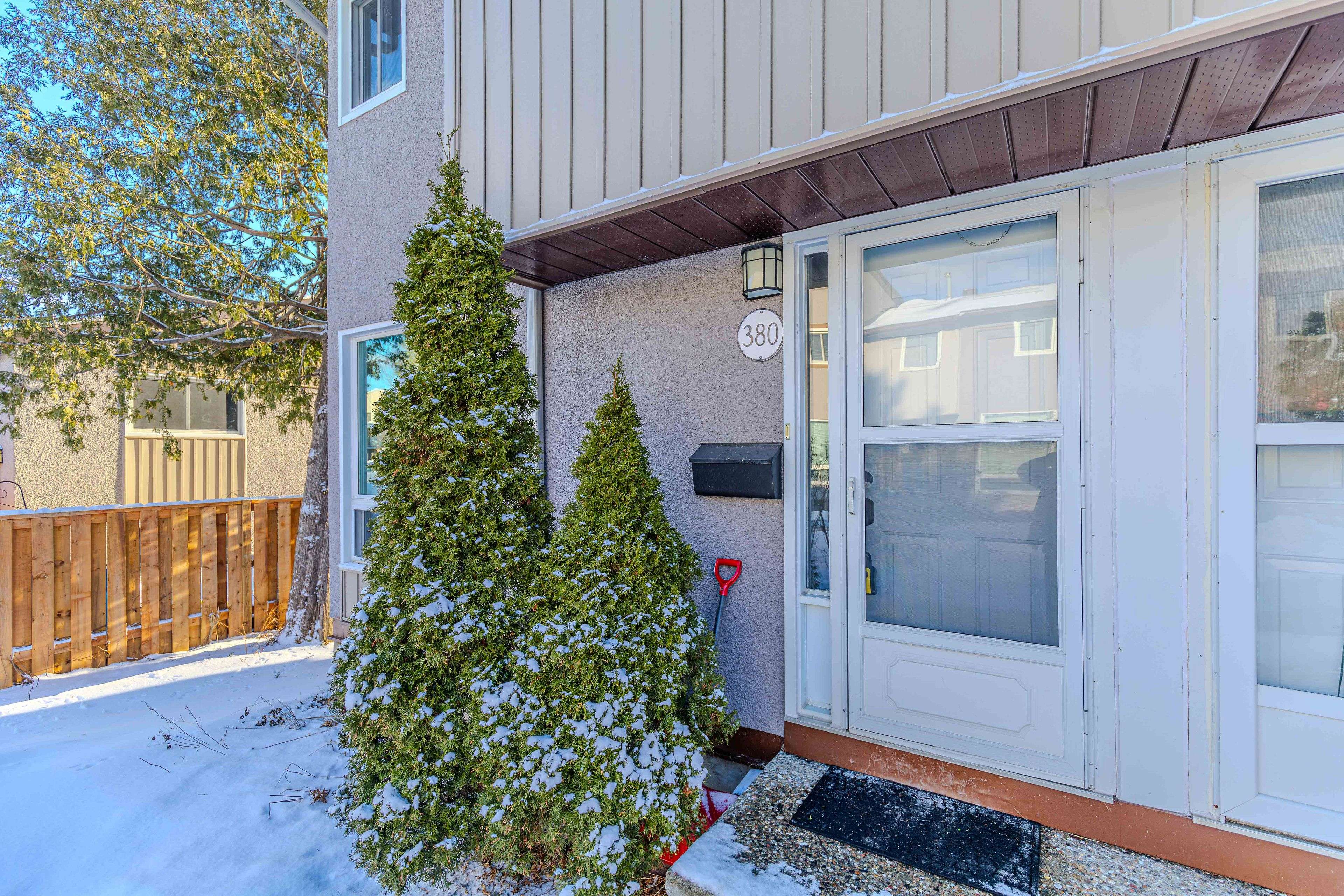 Tanglewood - Grenfell Glen - Pineglen, ON K2G 3W9,380 Woodfield DR