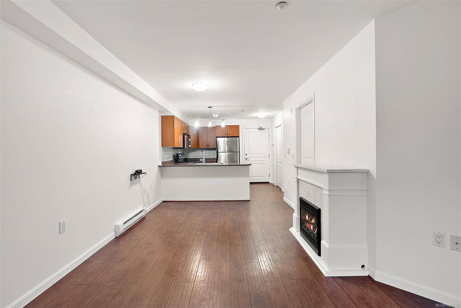 Langford, BC V9B 2W9,663 Goldstream Ave #308