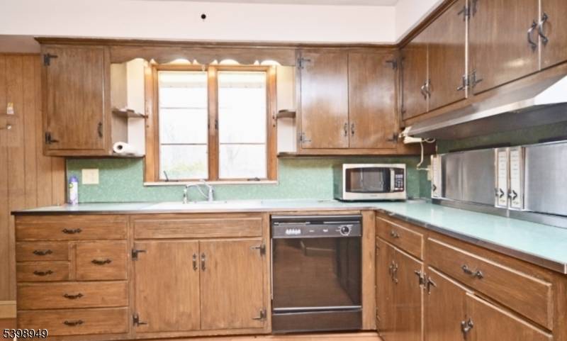 Warren Twp., NJ 07059,47 Brookside Dr