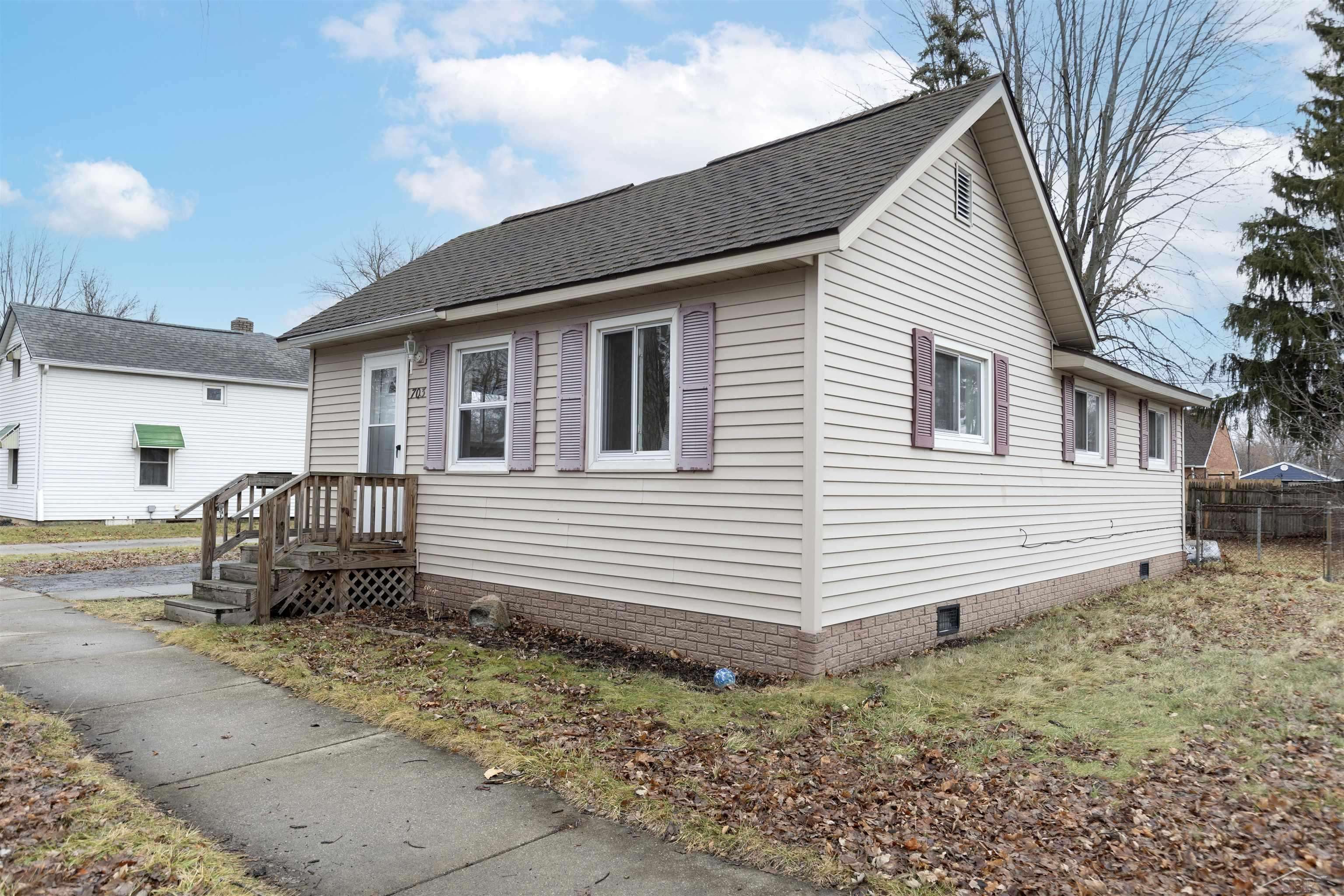 Essexville, MI 48732,703 Main ST